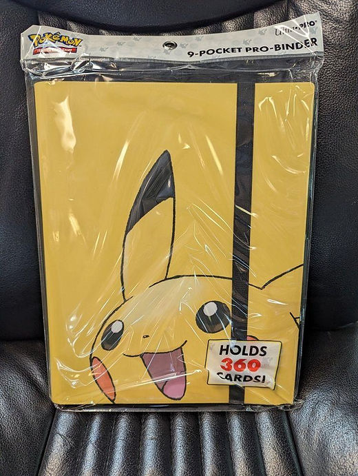 Ultra Pro: Pikachu 9-Pocket PRO-Binder for Pokémon